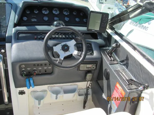 Slide: The Image of Sea Ray 310 Sun Sport 1993 - 6