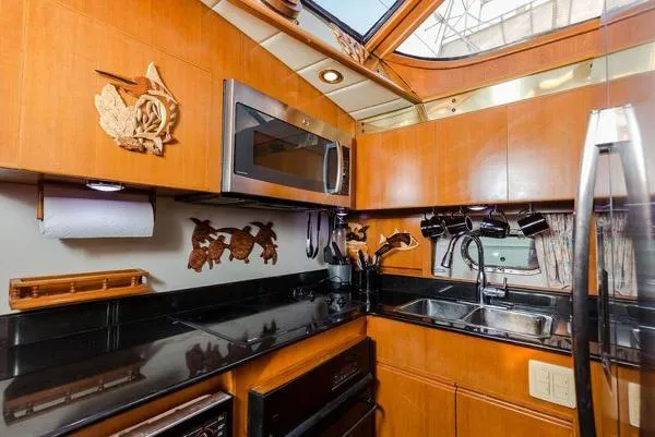 Slide: The Image of President 55 Motor Yacht 1995 - 3