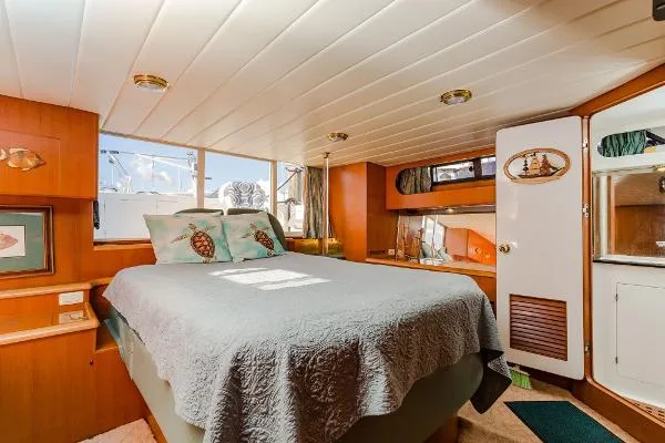 Slide: The Image of President 55 Motor Yacht 1995 - 5