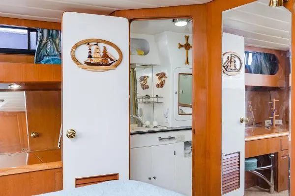 Slide: The Image of President 55 Motor Yacht 1995 - 6