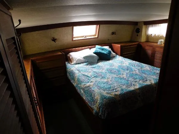 Slide: The Image of Viking 44 Aft Cabin Motor Yacht 1984 - 11