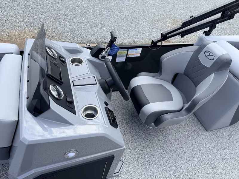 Slide: The Image of Veranda Vista View Series 22RC 2026 - 7