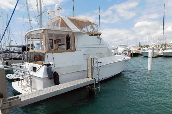 Slide: The Image of Camargue 42 Sundeck 1990 - 0