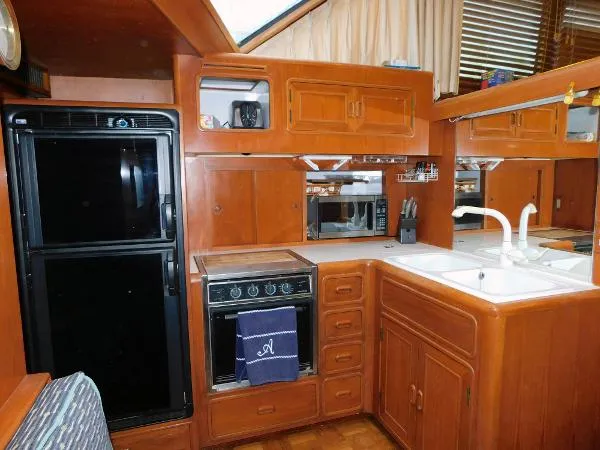 Slide: The Image of Camargue 42 Sundeck 1990 - 10