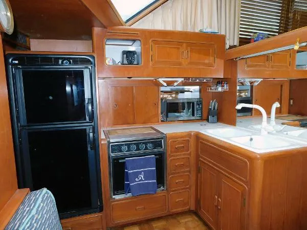 Slide: The Image of Camargue 42 Sundeck 1990 - 11