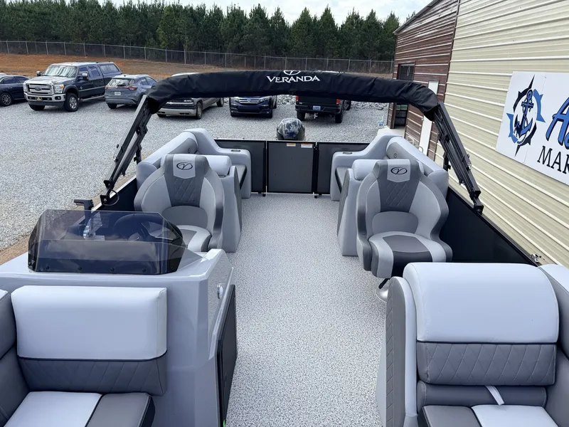 Slide: The Image of Veranda Vista View Series 22RC 2026 - 6