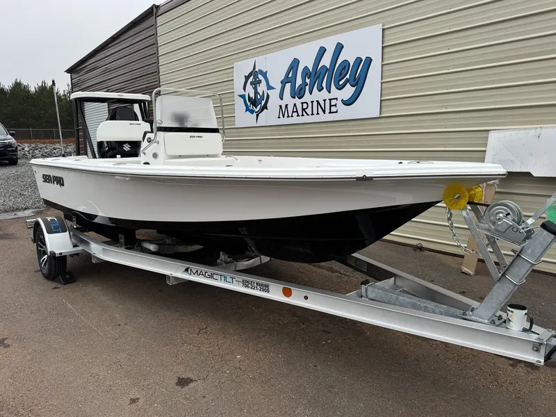 Slide: The Image of Sea Pro 172 Bay 2026 - 2