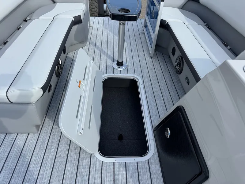 Slide: The Image of SunCatcher Select Series 322SL-YAMAHA VF175 SHO 2026 - 8