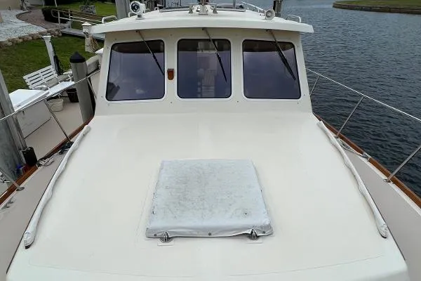 Slide: The Image of Hinckley Yachts Talaria 1998 - 7