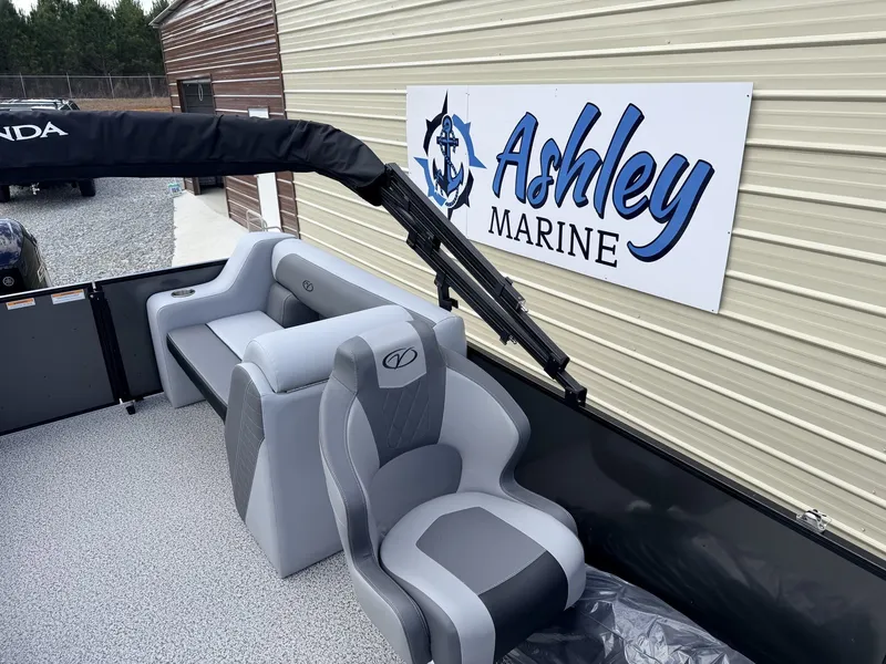 Slide: The Image of Veranda Vista View Series 22RC 2026 - 8