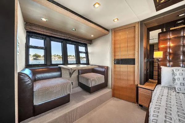 Slide: The Image of Azimut Flybridge 70 2011 - 11