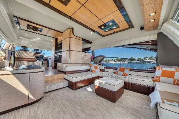 Slide: The Image of Azimut Flybridge 70 2011 - 4