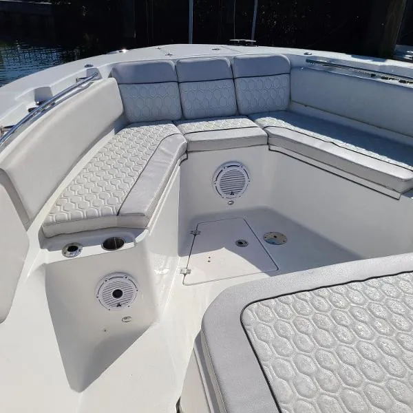 Slide: The Image of Sea Fox 328 Commander 2021 - 4