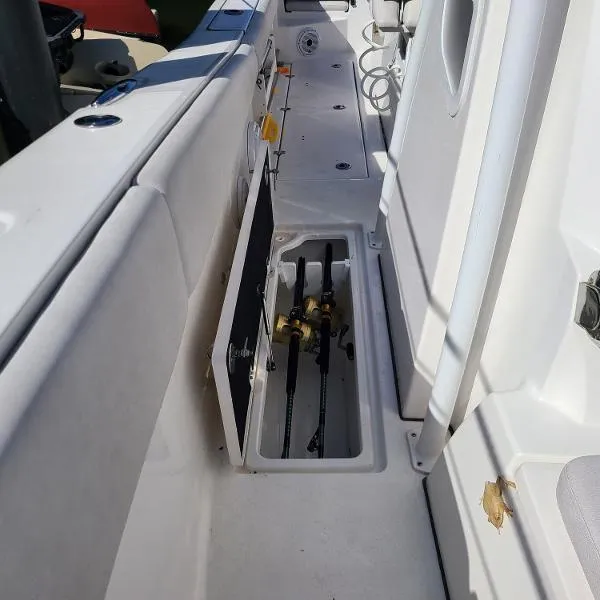 Slide: The Image of Sea Fox 328 Commander 2021 - 9