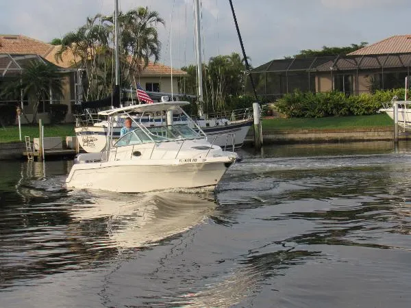 Slide: The Image of Robalo R 265 Walkaround 2016 - 3