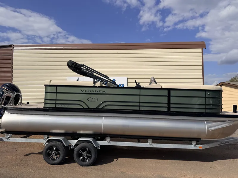 Slide: The Image of Veranda Vista View 22RC 2026 - 3