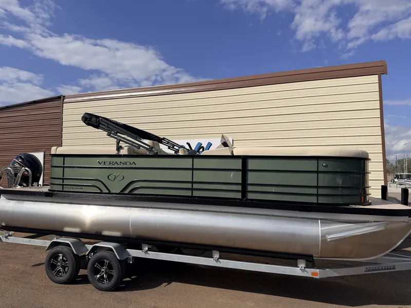 The Image of Veranda Vista View Series 22RC-BITOON-115HP 2026 - 1