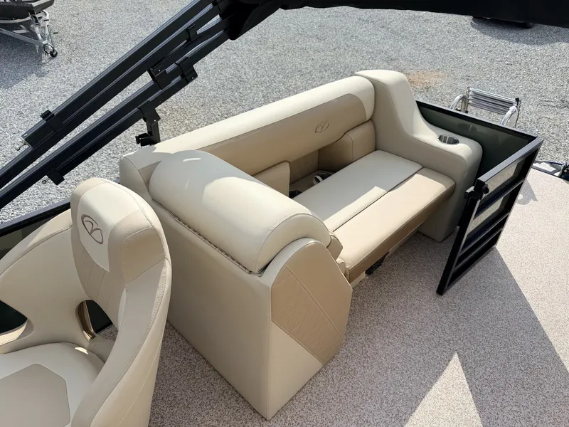 Slide: The Image of Veranda Vista View Series 22RC-BITOON-115HP 2026 - 8