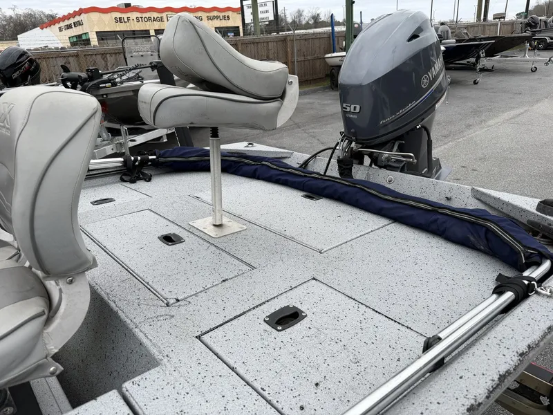 Slide: The Image of Xpress Xplorer Bass Series 170 2019 - 5