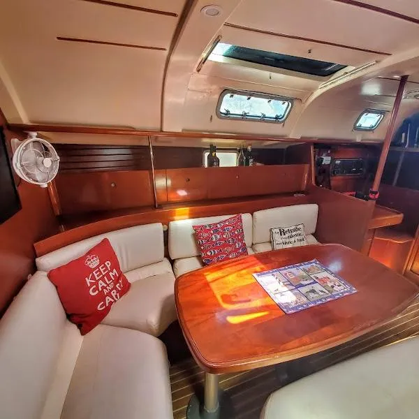Slide: The Image of Beneteau Oceanis 400 1994 - 8