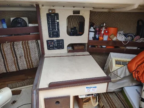Slide: The Image of O'Day Sloop 1979 - 10