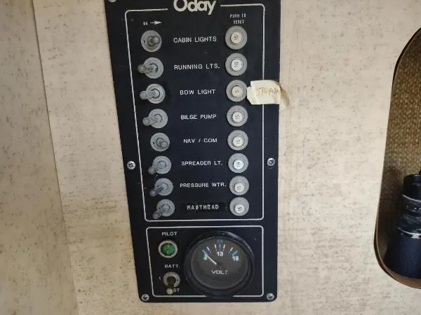 Slide: The Image of O'Day Sloop 1979 - 11