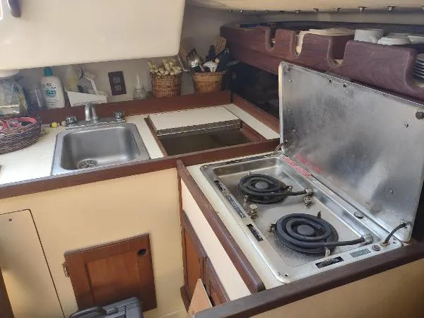 Slide: The Image of O'Day Sloop 1979 - 8