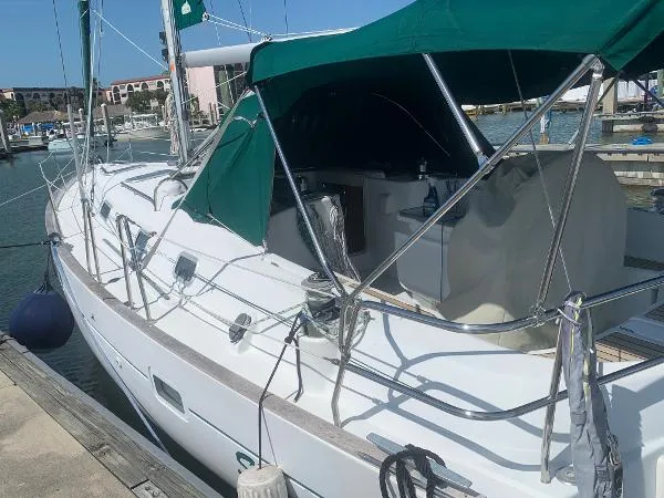 Slide: The Image of Beneteau 411 2000 - 4