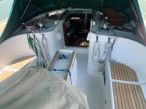 Slide: The Image of Beneteau 411 2000 - 6