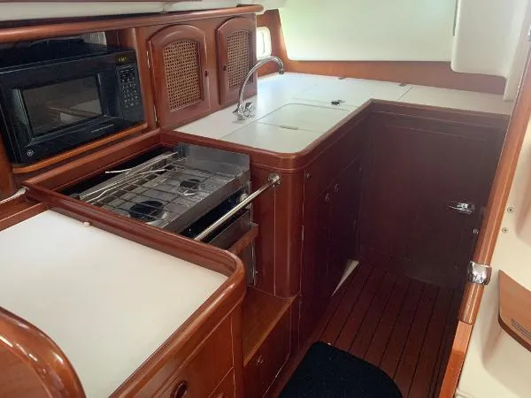 Slide: The Image of Beneteau 411 2000 - 9