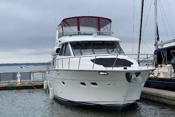 Slide: The Image of Bayliner 5788 Pilot House Motoryacht 1999 - 0