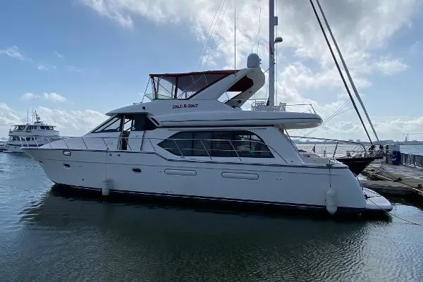 Slide: The Image of Bayliner 5788 Pilot House Motoryacht 1999 - 3