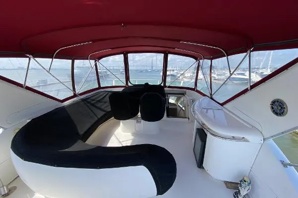 Slide: The Image of Bayliner 5788 Pilot House Motoryacht 1999 - 4