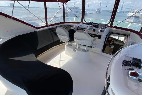 Slide: The Image of Bayliner 5788 Pilot House Motoryacht 1999 - 9