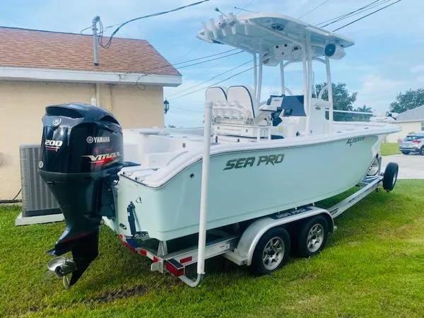 Slide: The Image of Sea Pro 219 Center Console 2021 - 1