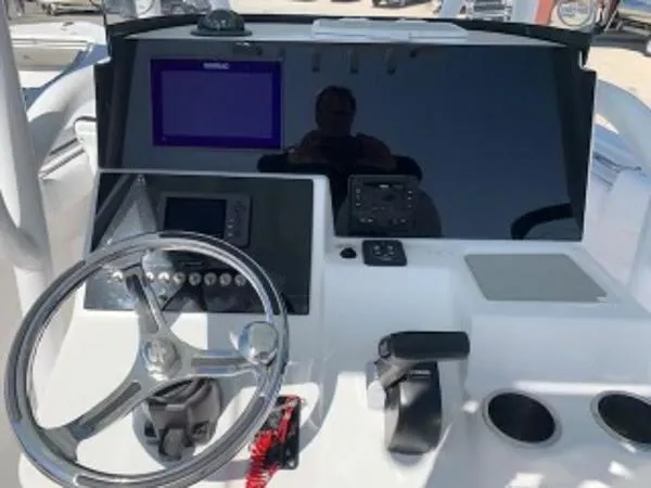 Slide: The Image of Sea Pro 219 Center Console 2021 - 10