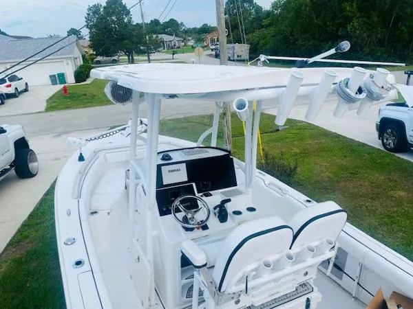 Slide: The Image of Sea Pro 219 Center Console 2021 - 3