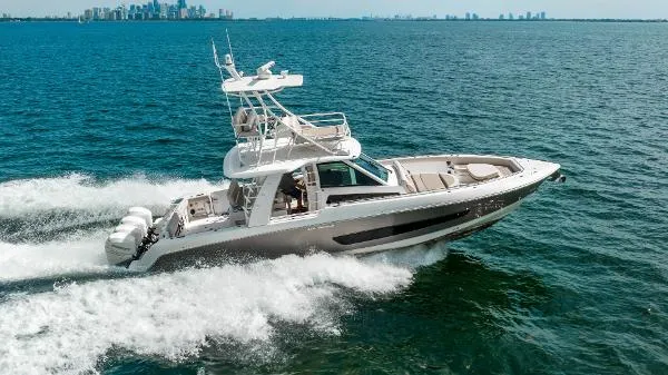 Slide: The Image of Boston Whaler 420 Outrage Seakeeper 2018 - 3