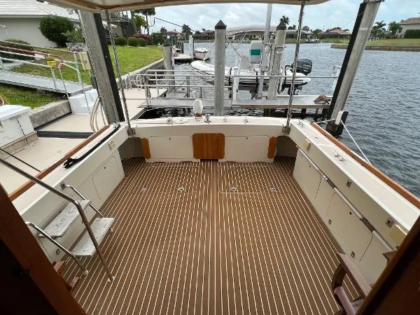 Slide: The Image of Hinckley Yachts Talaria 1998 - 11