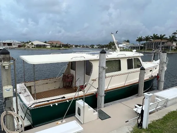 Slide: The Image of Hinckley Yachts Talaria 1998 - 3