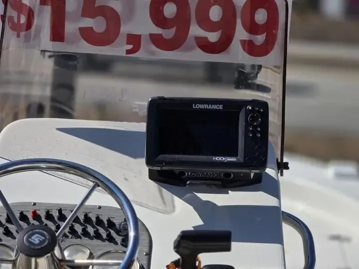 Slide: The Image of Carolina JVX CENTER CONSOLE 2015 - 11