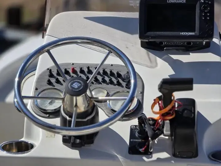 Slide: The Image of Carolina JVX CENTER CONSOLE 2015 - 12