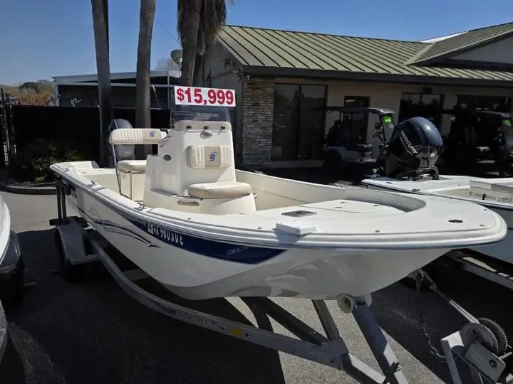 Slide: The Image of Carolina JVX CENTER CONSOLE 2015 - 5