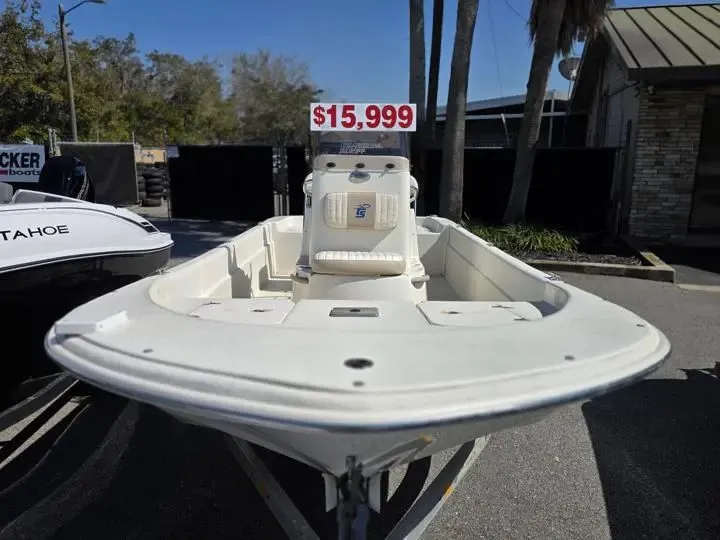 Slide: The Image of Carolina JVX CENTER CONSOLE 2015 - 6