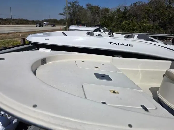 Slide: The Image of Carolina JVX CENTER CONSOLE 2015 - 7