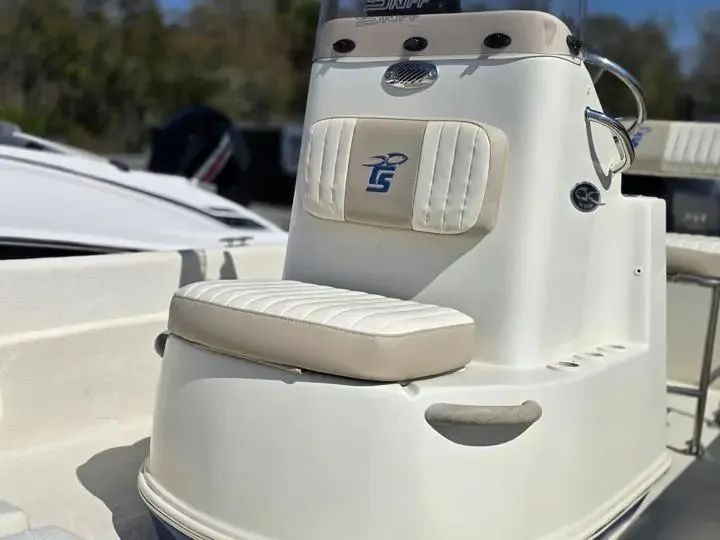 Slide: The Image of Carolina JVX CENTER CONSOLE 2015 - 8