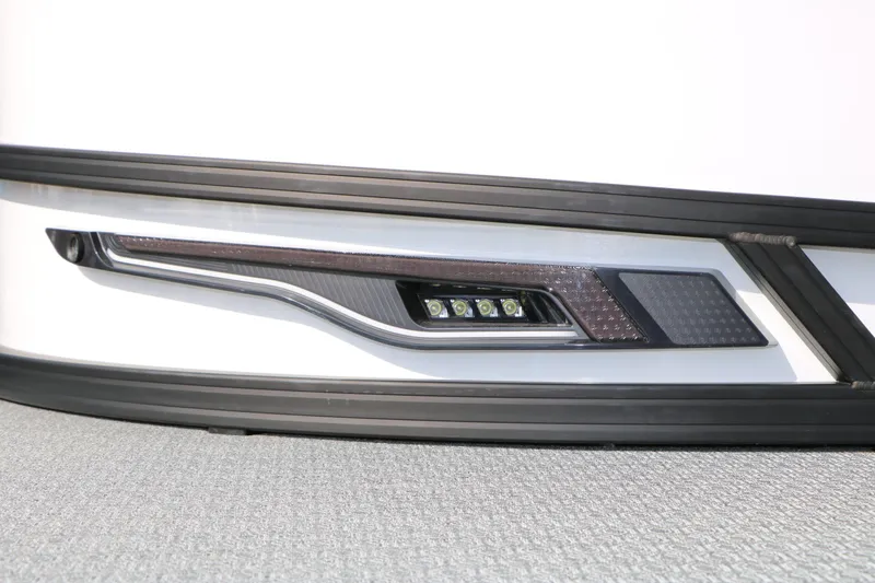 Slide: The Image of LED light of the 2026 Evotti 723 QL Tri Toon. - 5