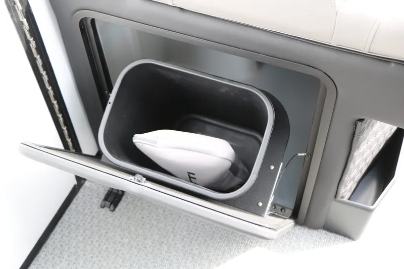 Slide: The Image of Evotti 723 QL Tri Toon 2026 - 52