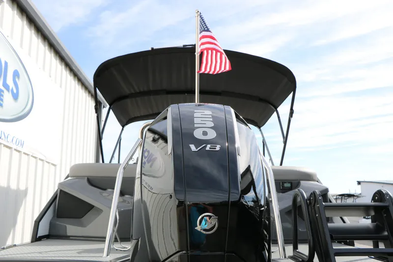 Slide: The Image of Evotti 723 QL Tri Toon 2026 - 65