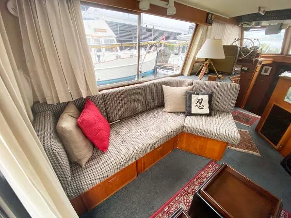 Slide: The Image of Uniflite Coastal Cruiser 1981 - 2